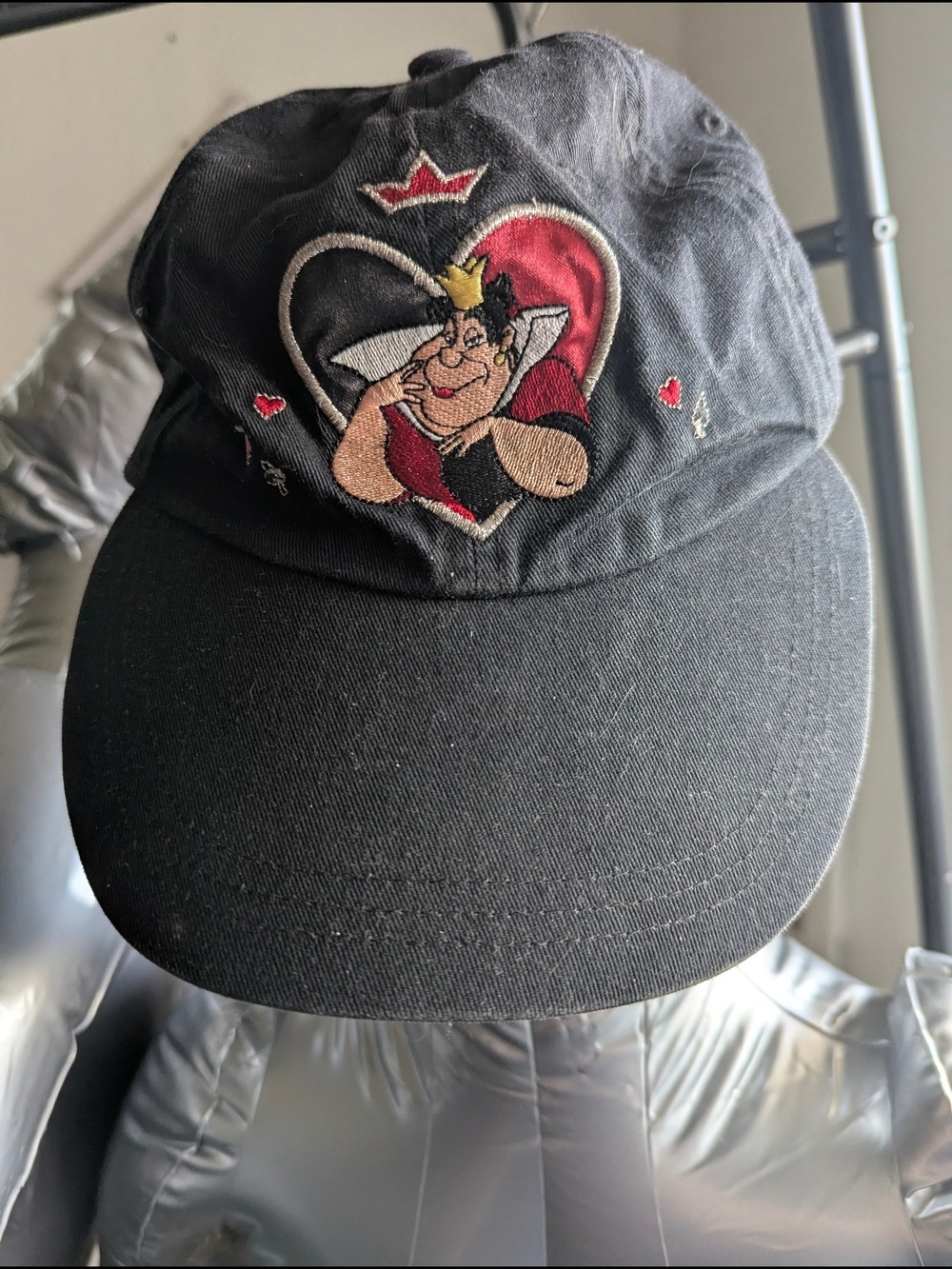 Disney: Queen Of Hearts Black Baseball Cap